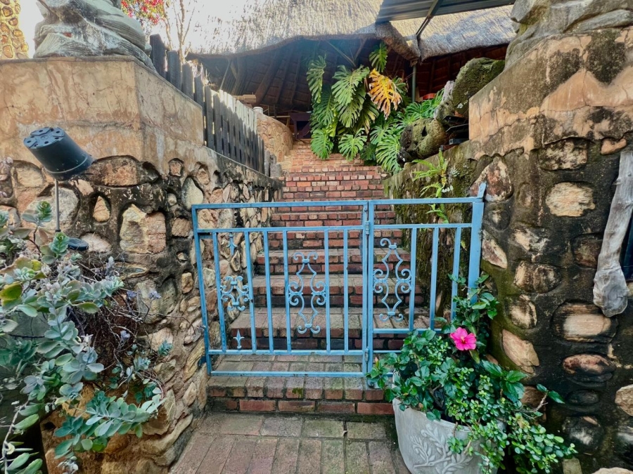 5 Bedroom Property for Sale in Protea Park North West